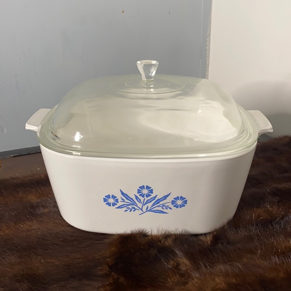 . Corning Ware 4qt White Cornflower Pattern Baking Dish With Clear Glass Lid